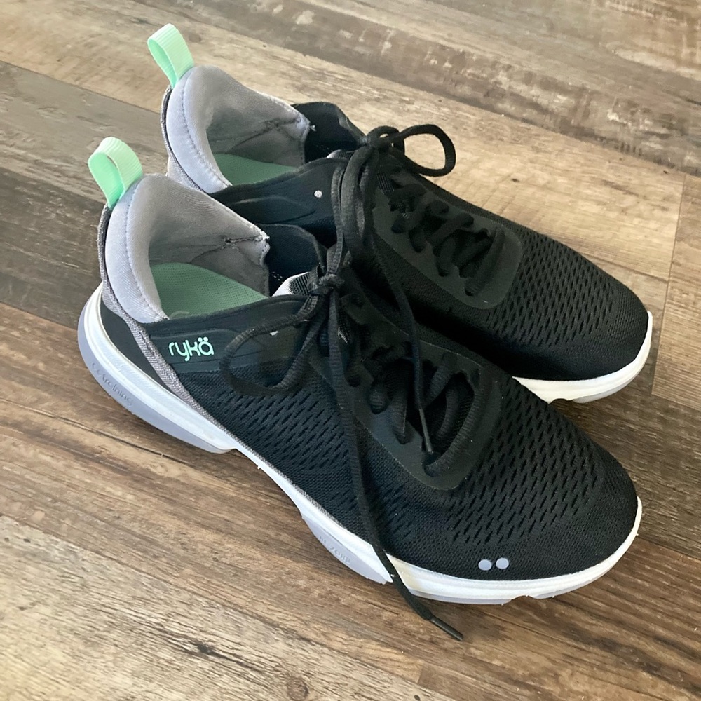 Ryka Women’s Size 7.5 Women’s Devotion XT2 Athletic Shoes
